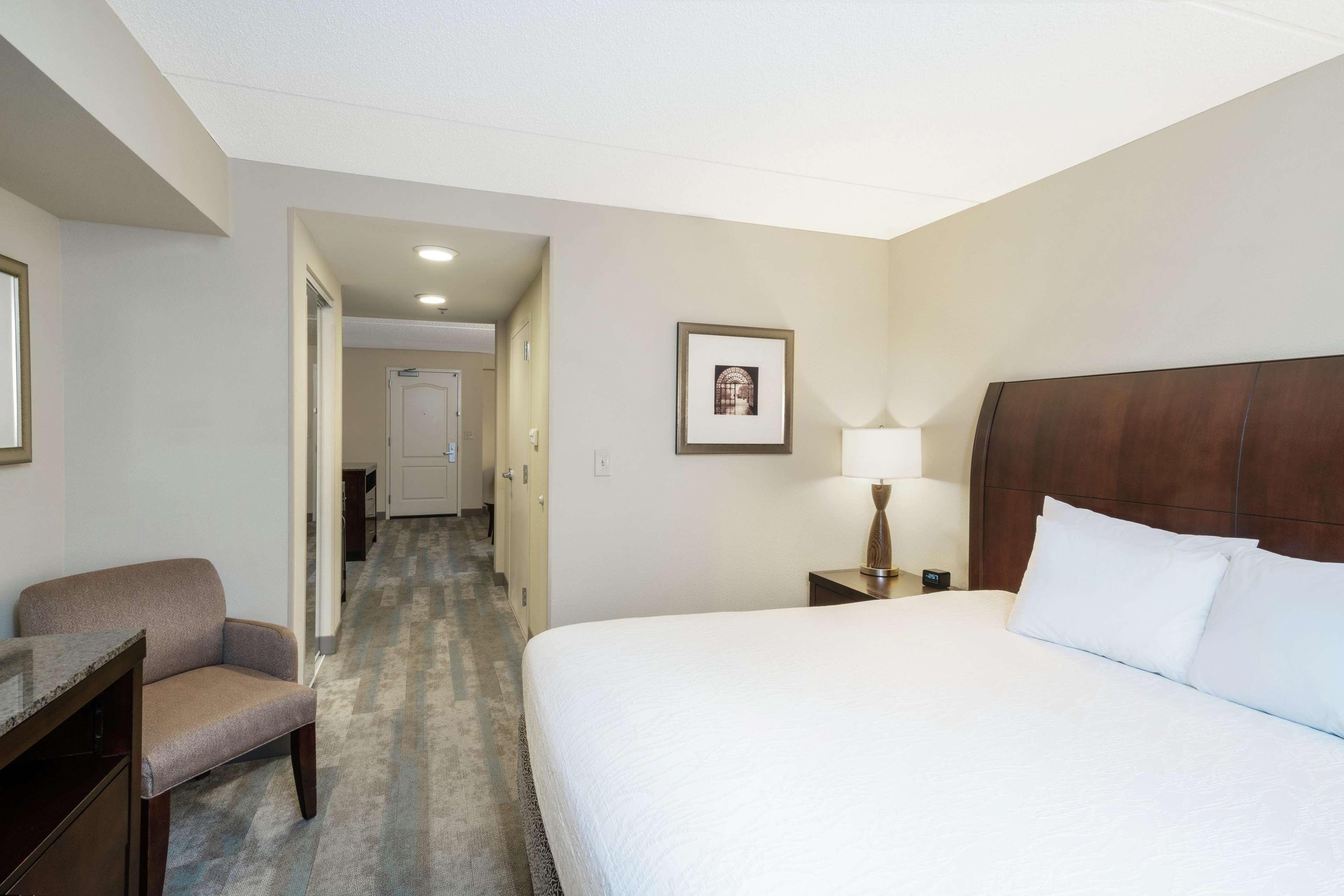 Hilton Garden Inn Richmond Airport Сандстън Екстериор снимка