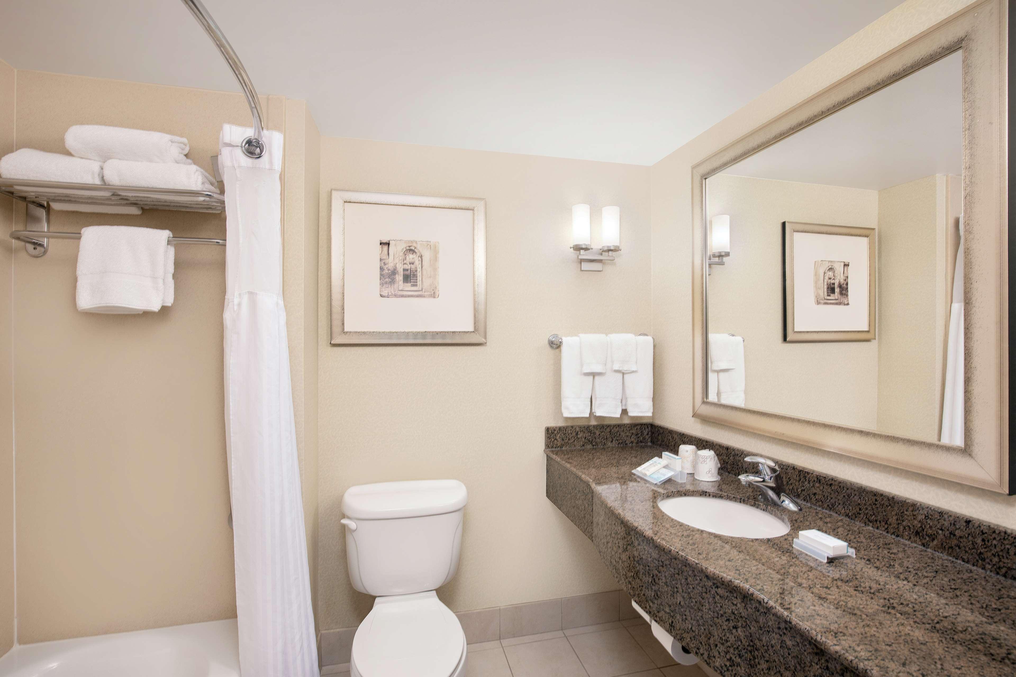 Hilton Garden Inn Richmond Airport Сандстън Екстериор снимка