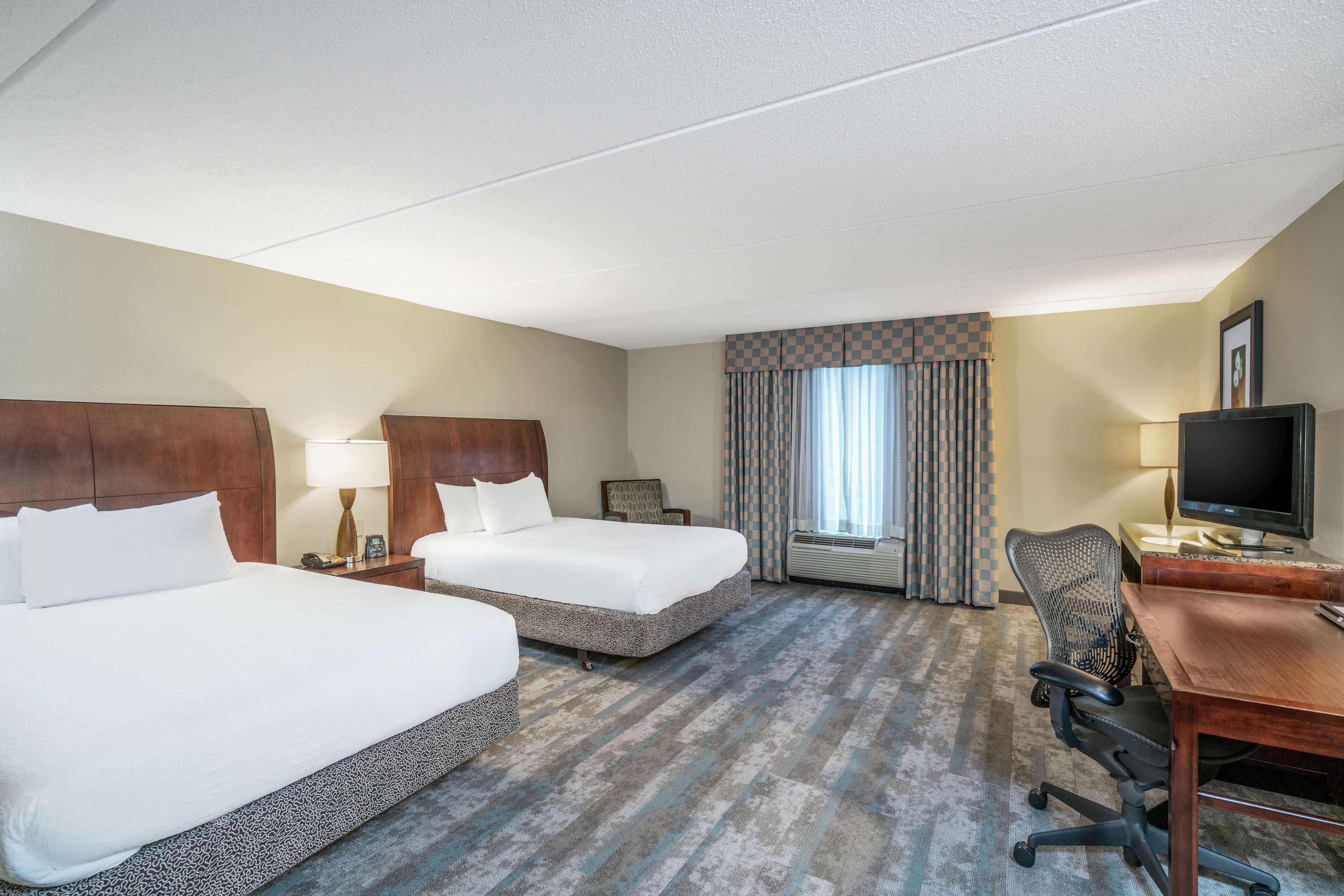 Hilton Garden Inn Richmond Airport Сандстън Екстериор снимка