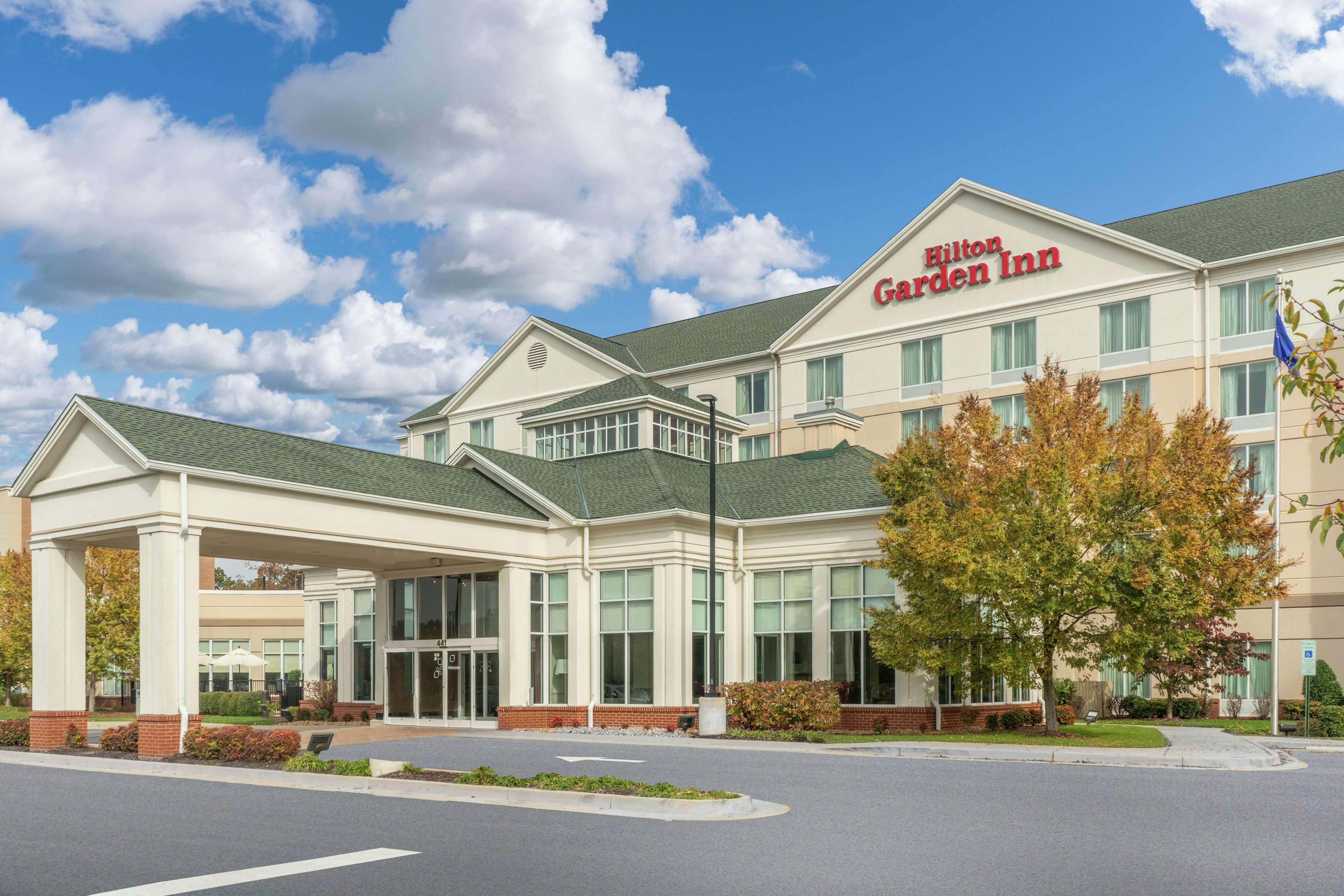 Hilton Garden Inn Richmond Airport Сандстън Екстериор снимка