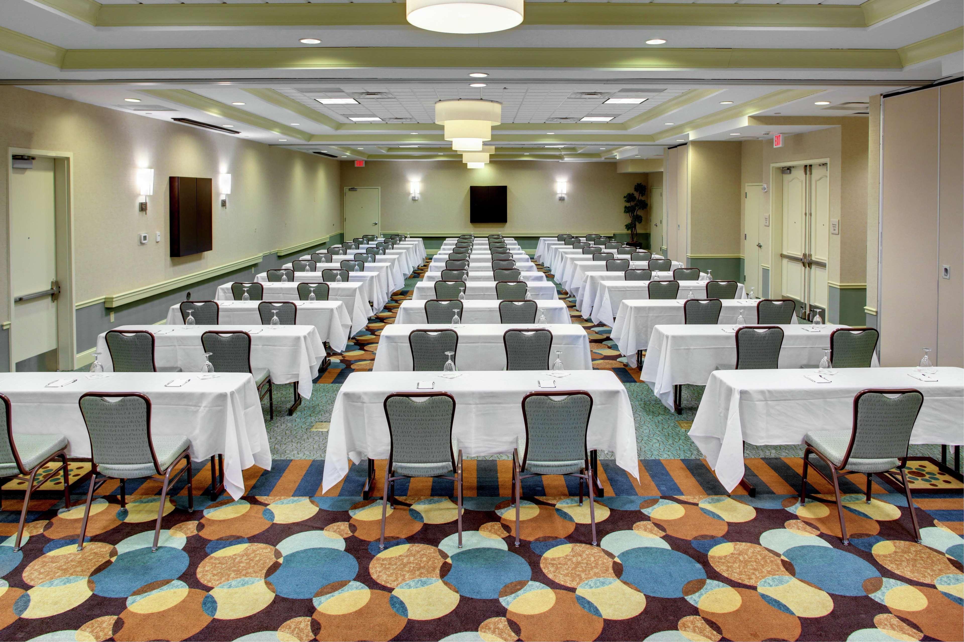 Hilton Garden Inn Richmond Airport Сандстън Екстериор снимка