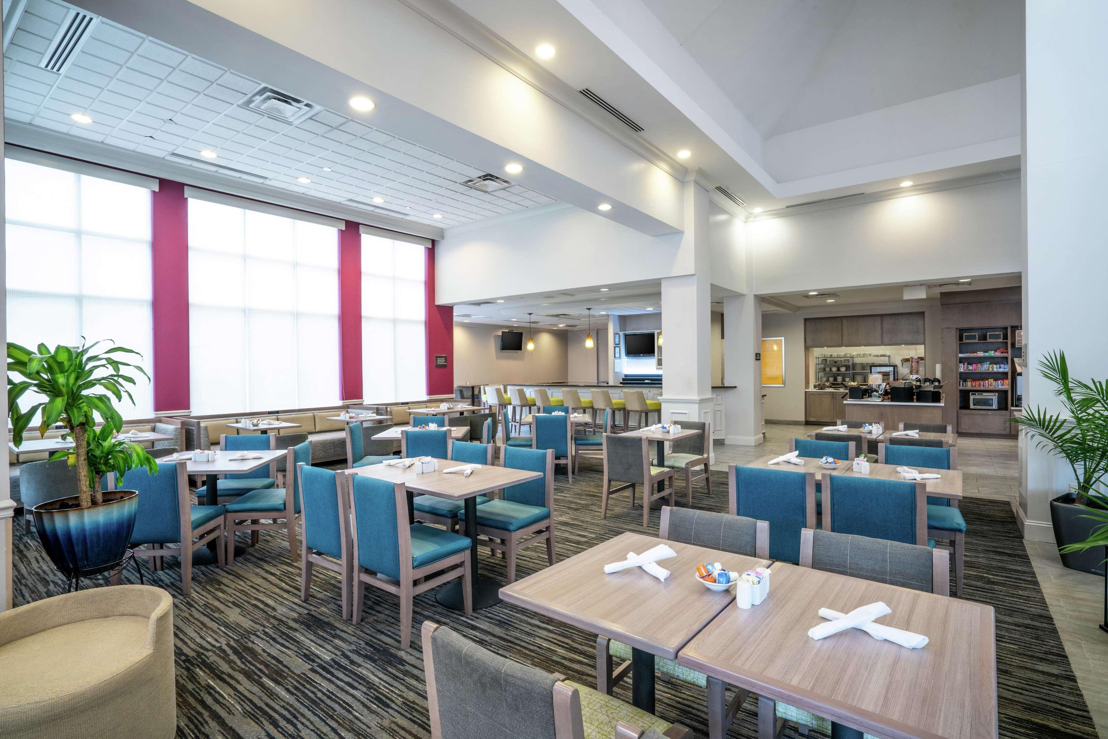 Hilton Garden Inn Richmond Airport Сандстън Екстериор снимка