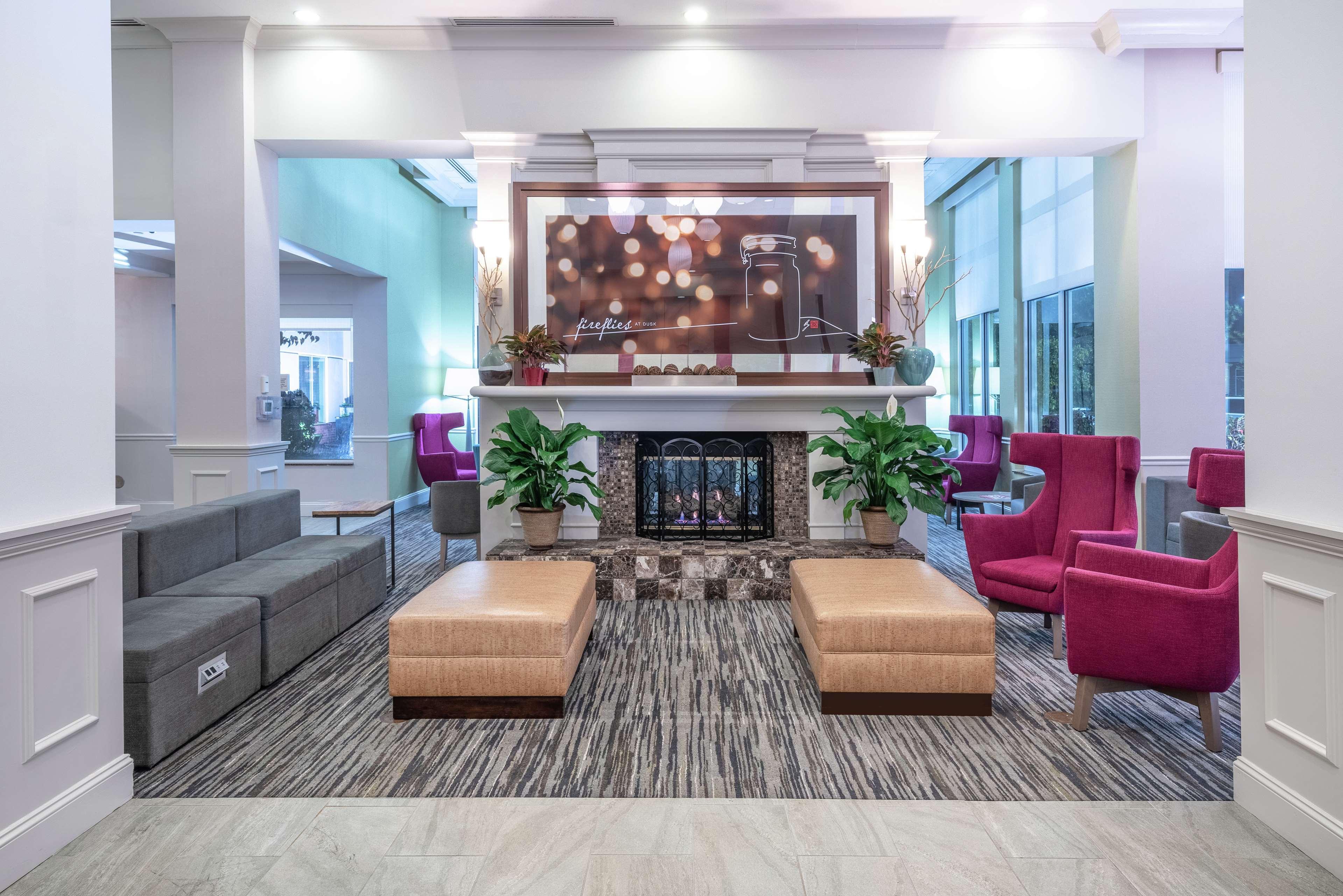 Hilton Garden Inn Richmond Airport Сандстън Екстериор снимка
