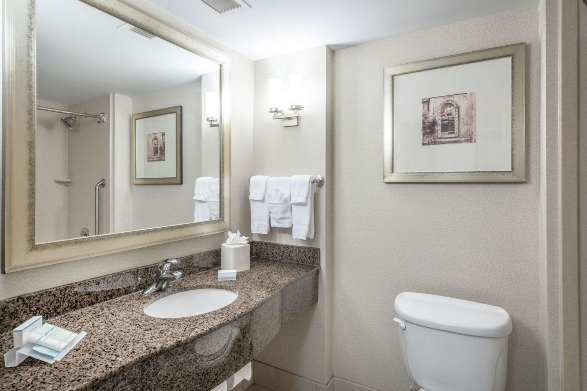 Hilton Garden Inn Richmond Airport Сандстън Екстериор снимка