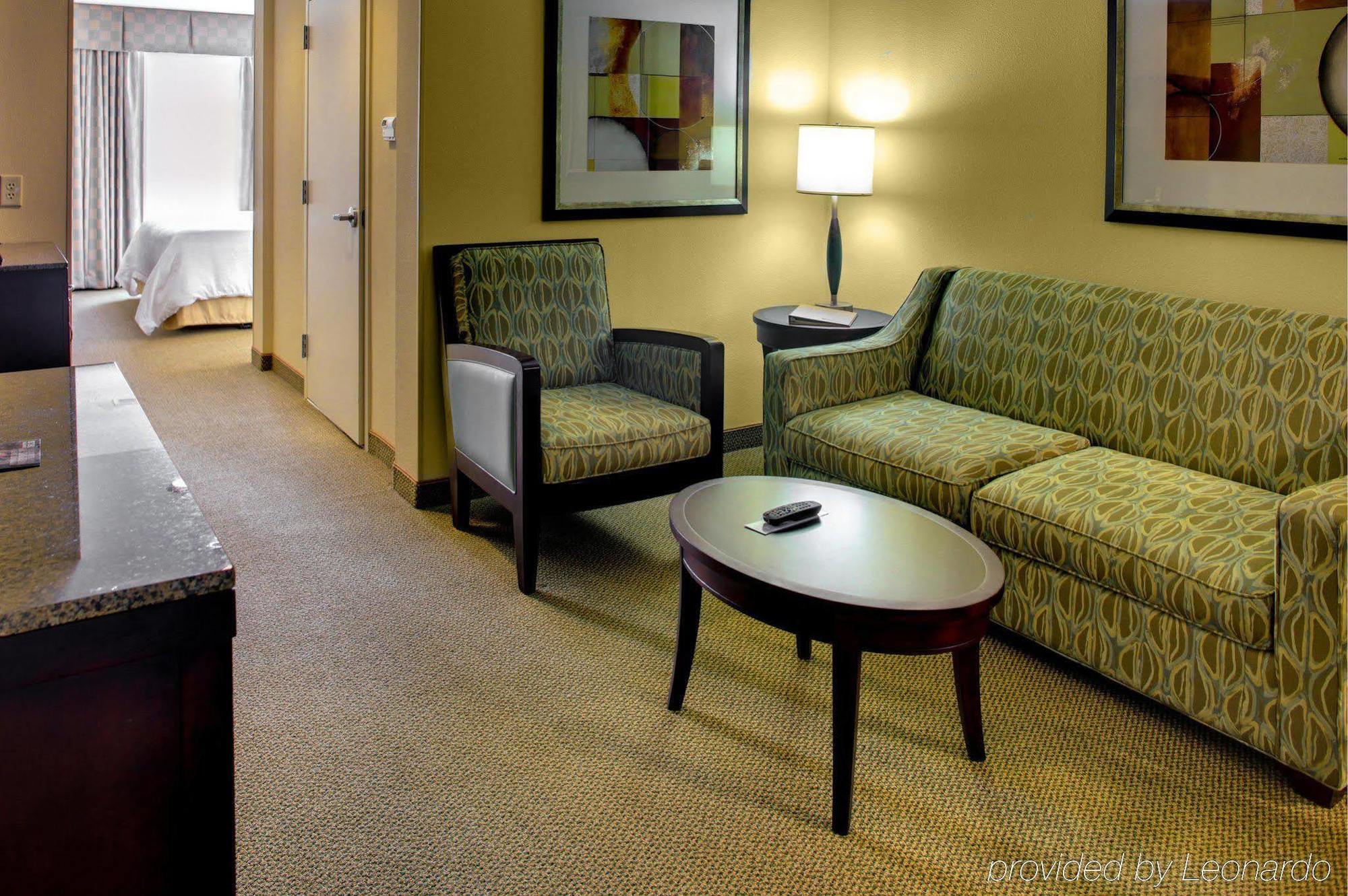 Hilton Garden Inn Richmond Airport Сандстън Стая снимка